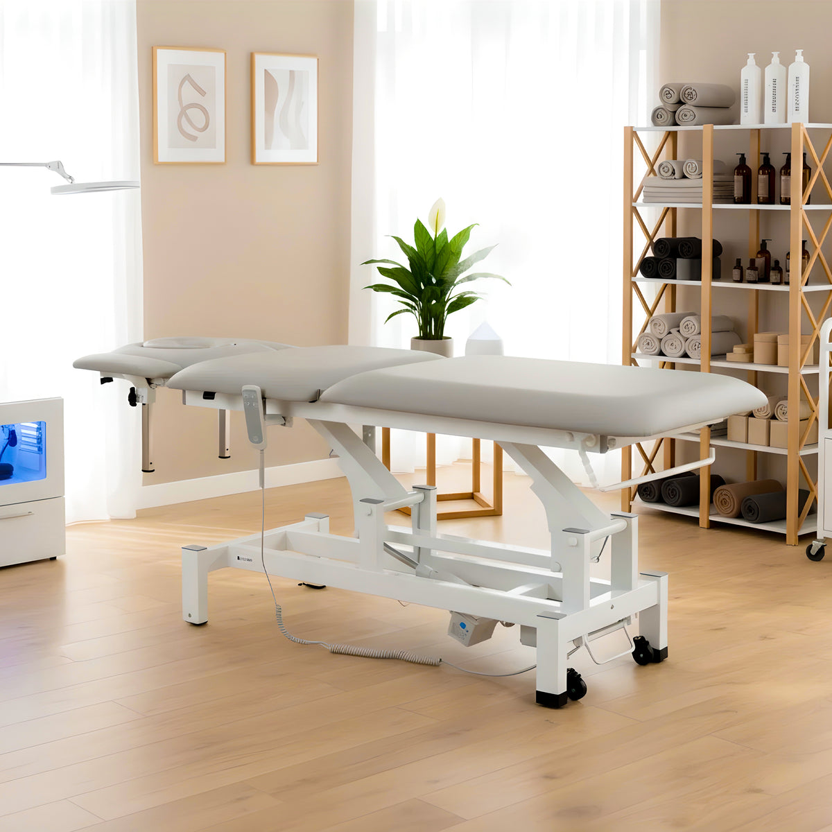 Set Therapieliege Elektrisch Fortis 5 Ergo + Massagepistole Dynamic Pro + Vollrolle 15x60 + Vliesstoff-Unterlage auf Rolle