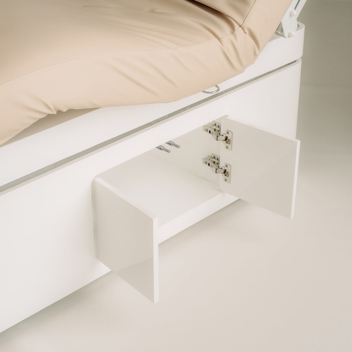 Vellia – elektrische SPA-Liege mit Heizung und Stauraum | Habys