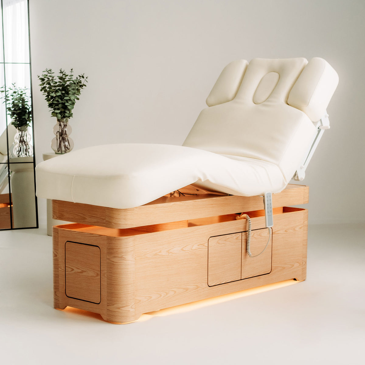 Vellia – elektrische SPA-Liege mit Heizung und Stauraum | Habys