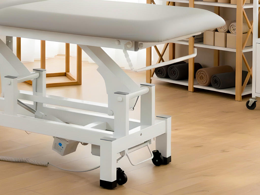 Massageliege elektrisch mit Verriegelungsfunktion – warum diese Lösung Stabilität und Sicherheit in der therapeutischen Arbeit erhöht