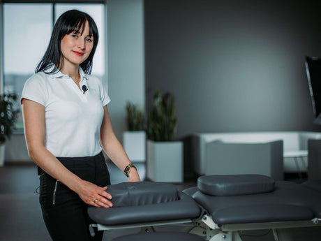 Geschichte der Massageliegen: Von einfachen Konstruktionen zu technologisch fortschrittlichen Lösungen