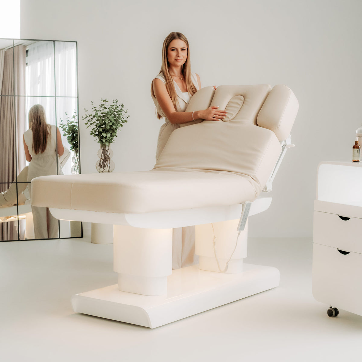Melia  – elektrische SPA-Liege mit Heizung und 4 Motoren | Habys