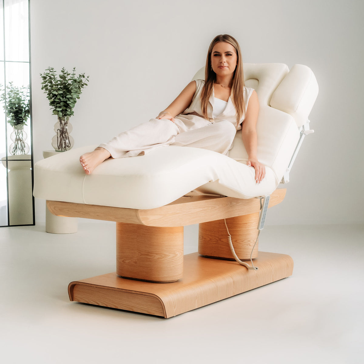 Melia  – elektrische SPA-Liege mit Heizung und 4 Motoren | Habys