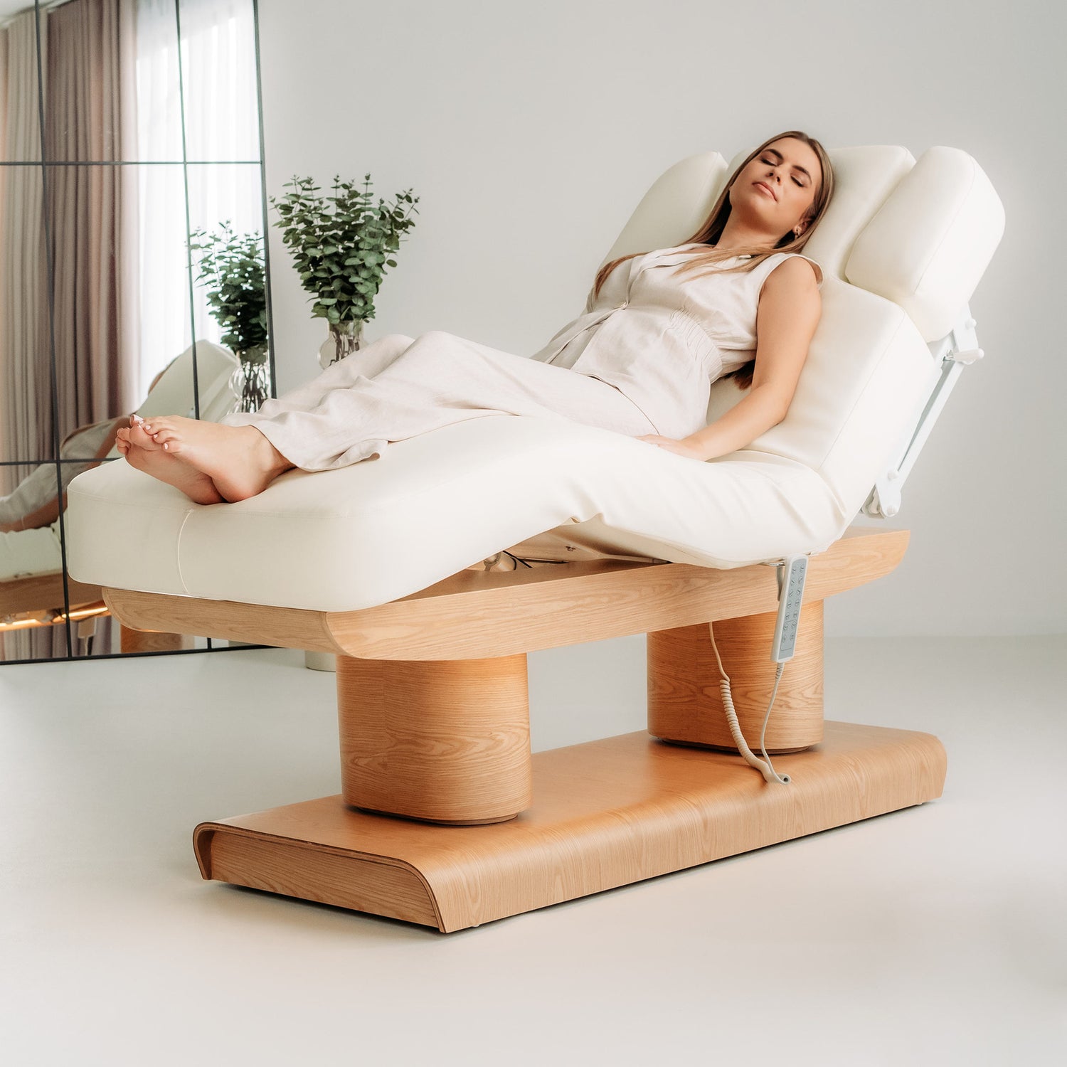 Melia  – elektrische SPA-Liege mit Heizung und 4 Motoren | Habys