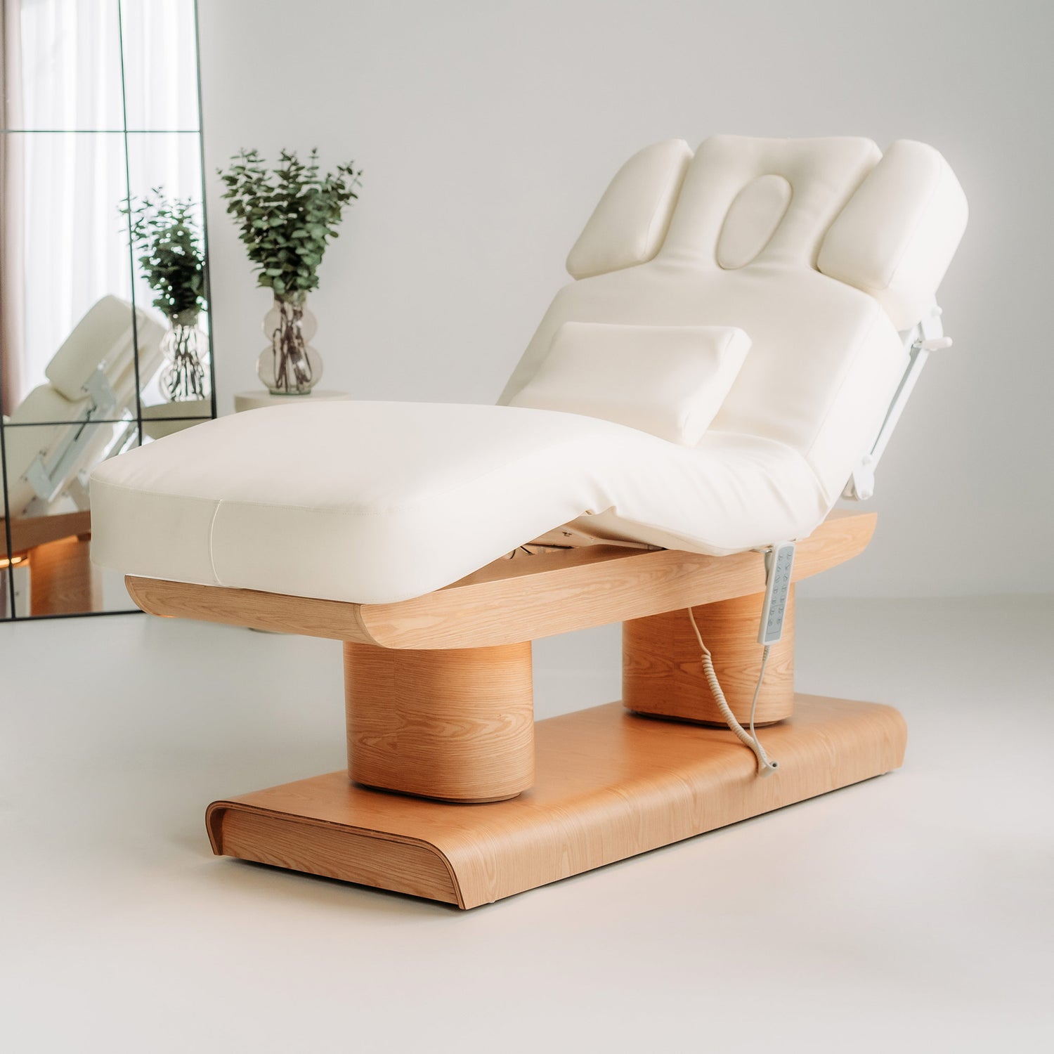 Melia  – elektrische SPA-Liege mit Heizung und 4 Motoren | Habys