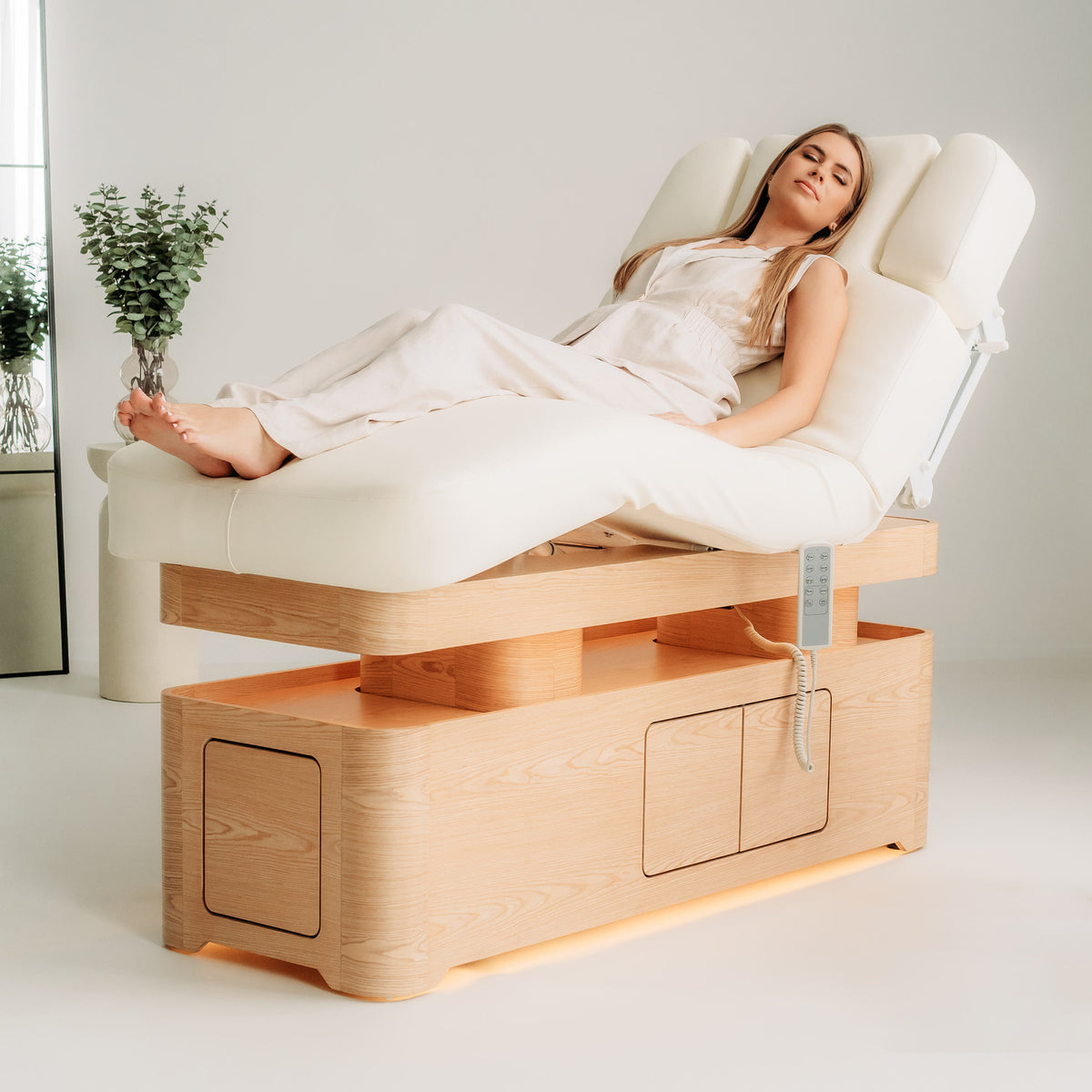 Vellia – elektrische SPA-Liege mit Heizung und Stauraum | Habys